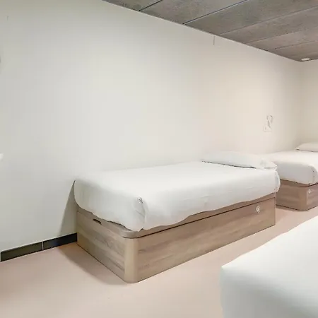 Hostal Ideal Youth *