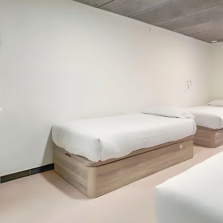 Hostal Ideal Youth *