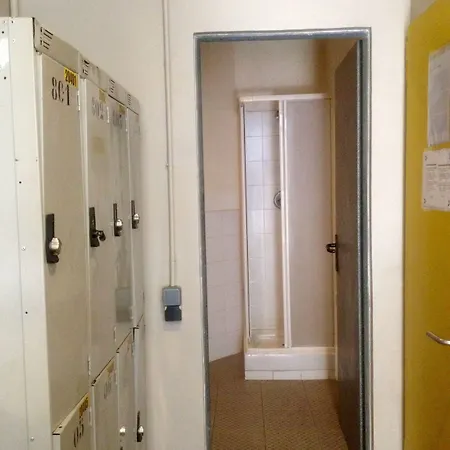 Malacuna Hostel *