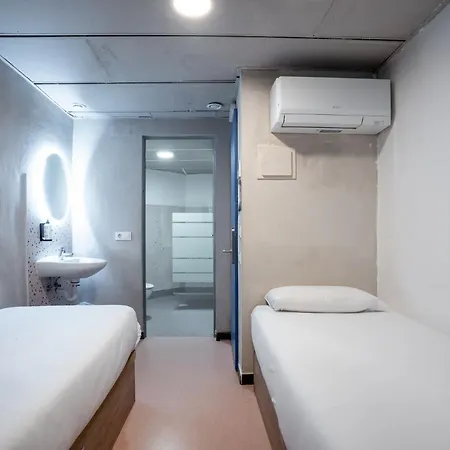 Malacuna Hostel