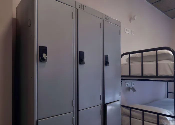 Hostel Malacuna