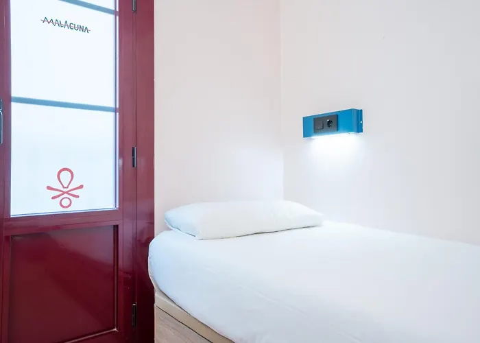 Malacuna Hostel