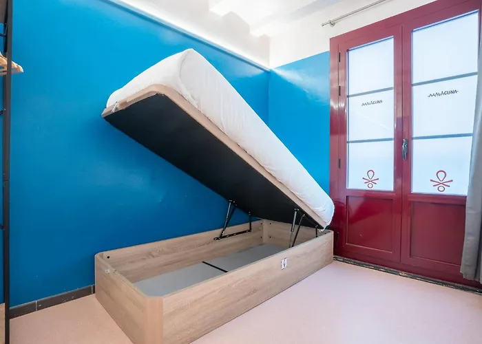 Hostel Malacuna