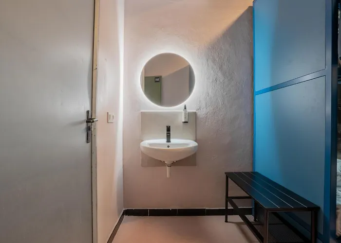 Malacuna Hostel